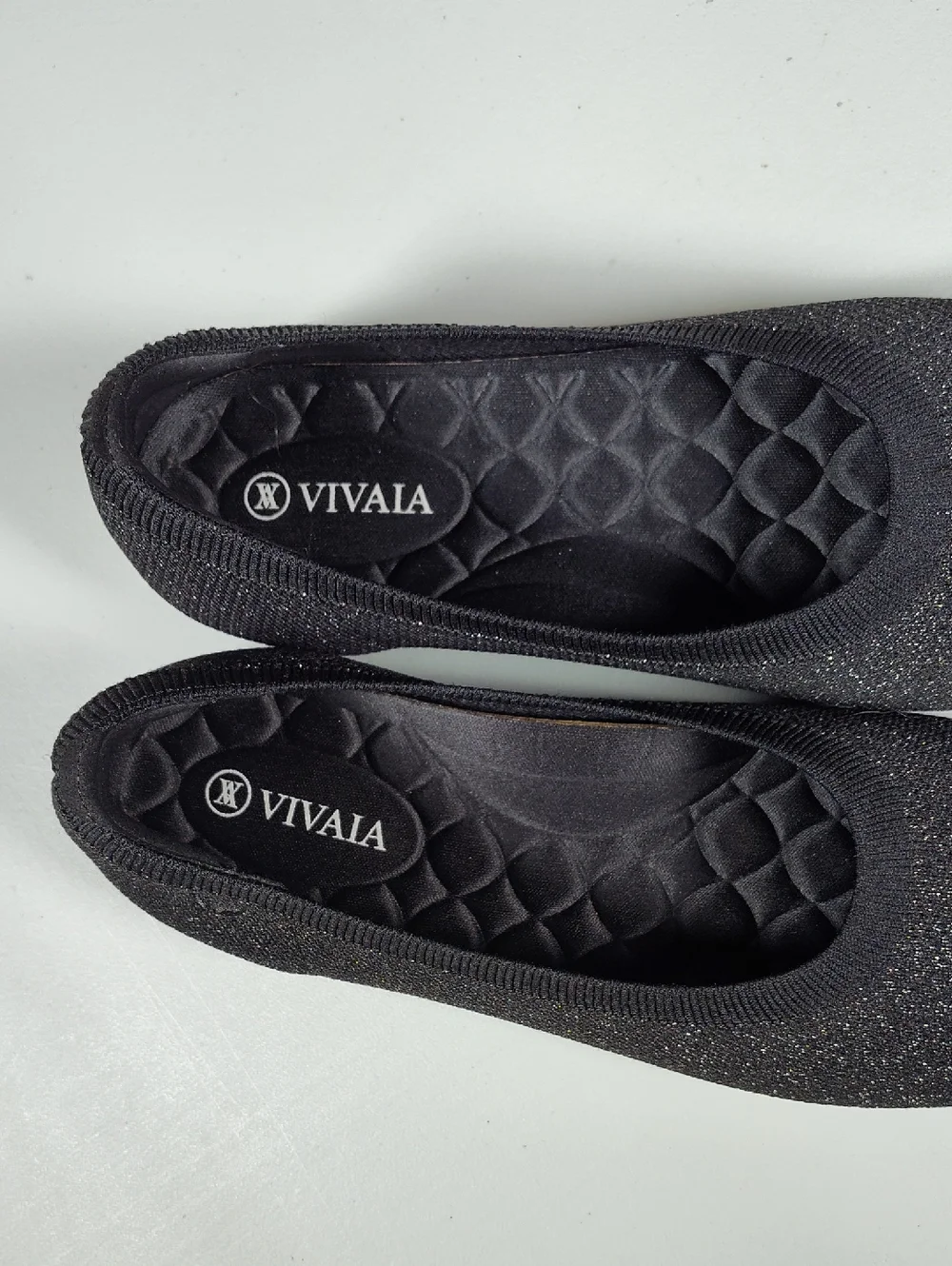 Vivaia Claire‎ Round-Toe Flats in Metallic Black EU 38